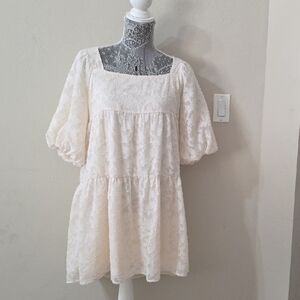 Lush Cream Fabric Detail